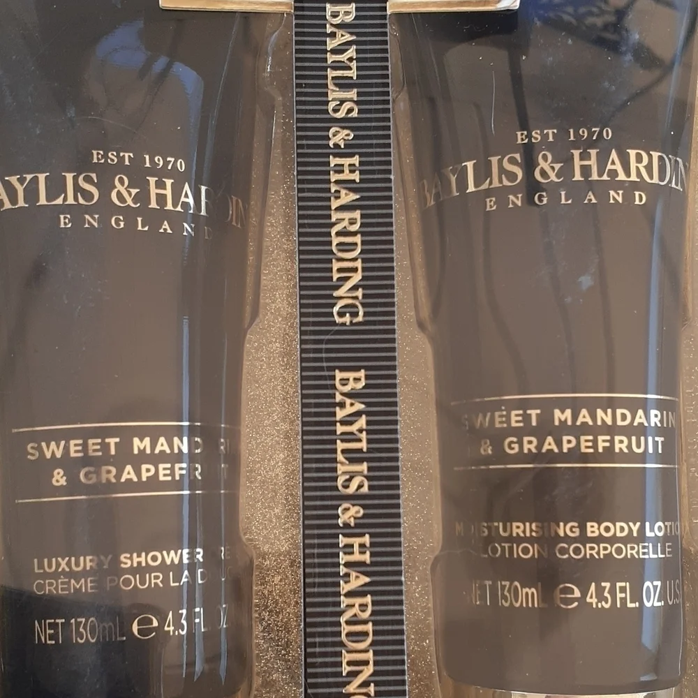 Baylis & Harding Sweet Mandarin & Grapefruit Bath Boxed Set Gift for a Woman‎